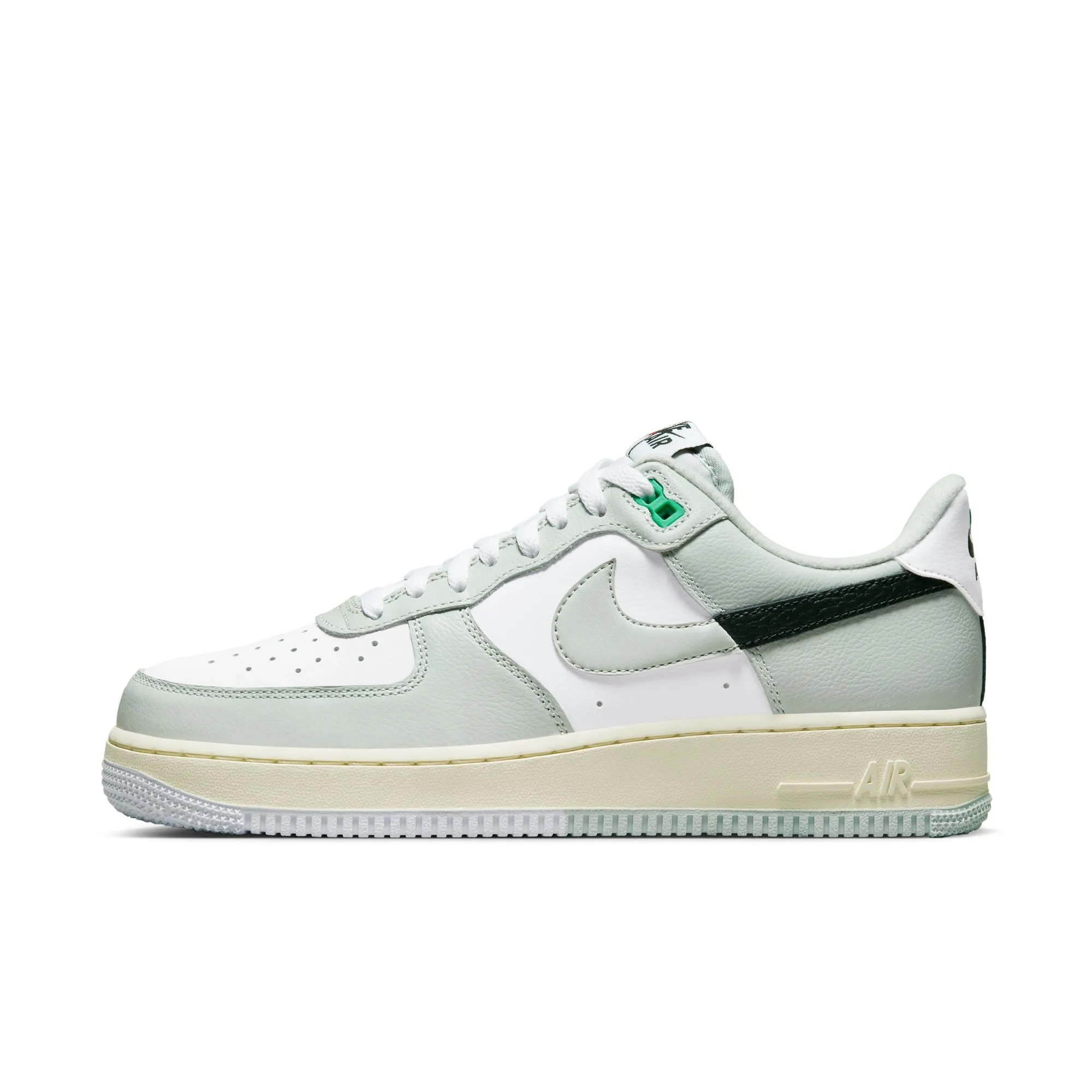 NIKE AIR FORCE `07 LV8