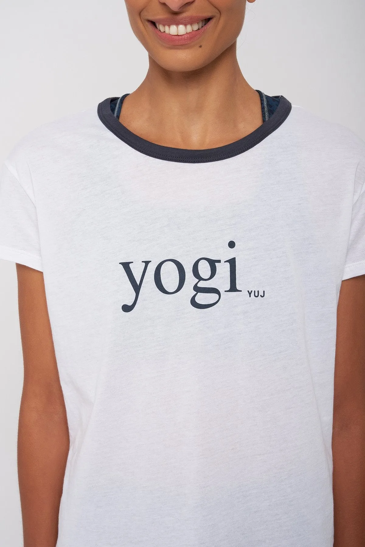 YUJ T-shirt Yogi