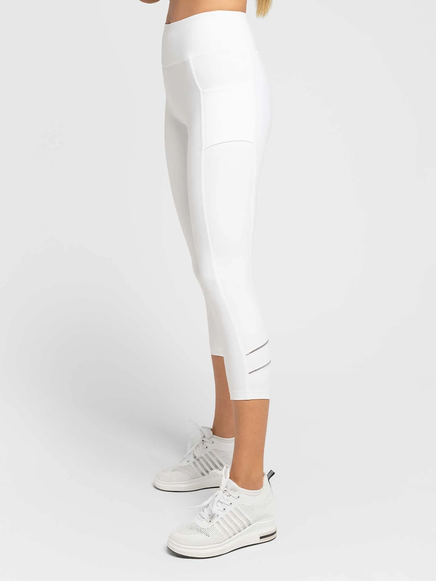 Zone Capri Legging - White/Silver